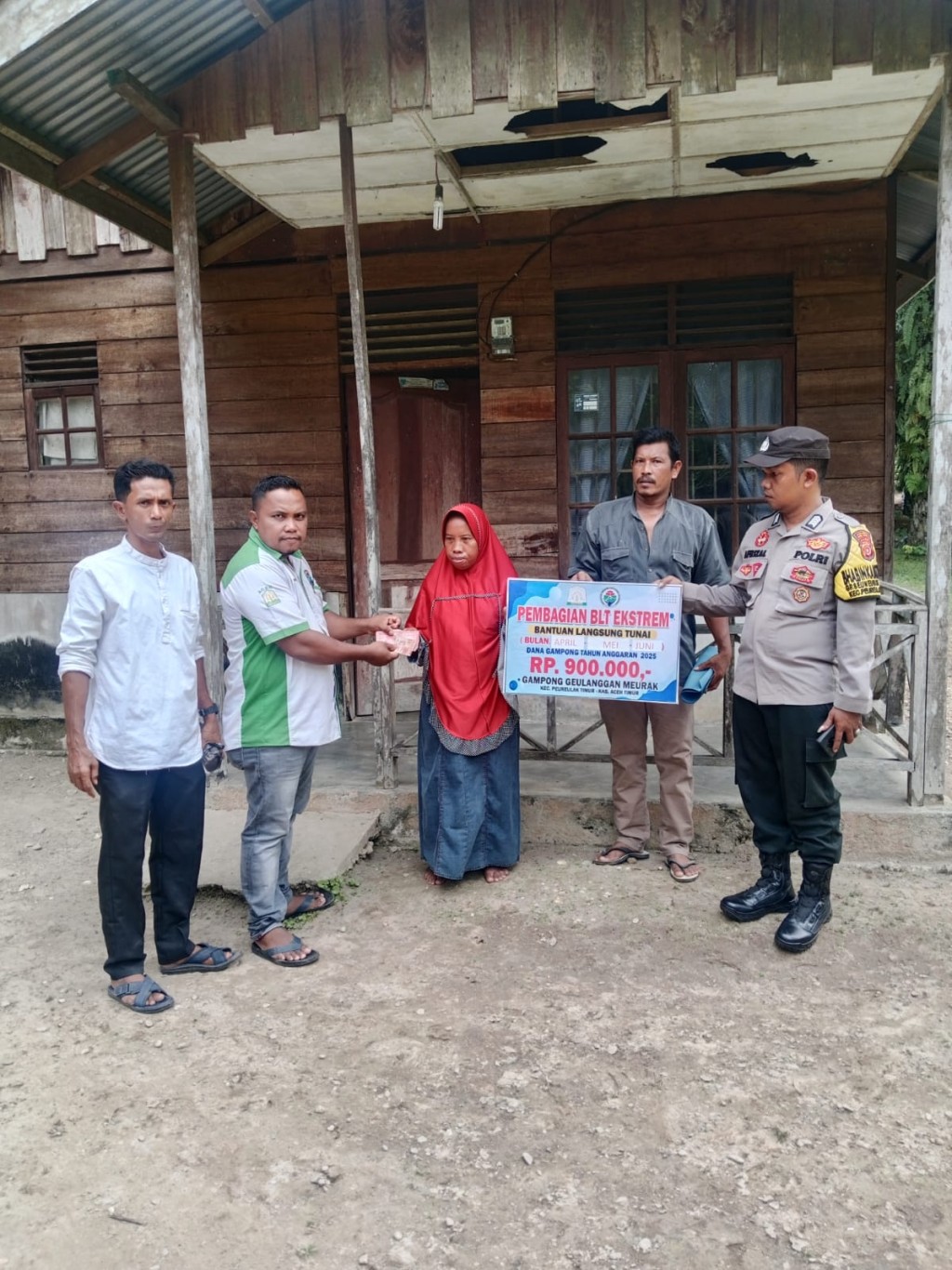 Pembagian Bantuan Langsung Tunai ( BLT-DG )